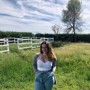 Meet your Posher, Roxanne